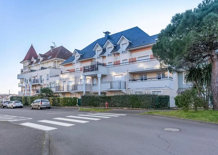 Les Marines 1 Et 2-4 By Interhome * Cabourg